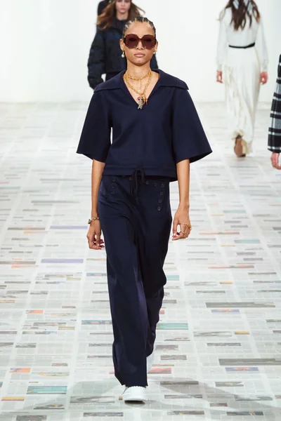 Look 54